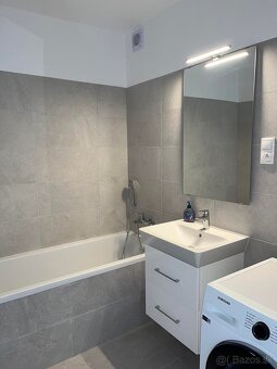 Na prenájom veľký svetlý 2i byt Trnava-Zavar + parking - 16