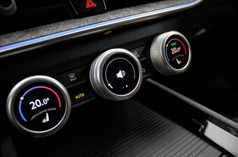 Škoda Superb Combi 110 kW, Selection 2.0 TDI - 1.majiteľ - 16