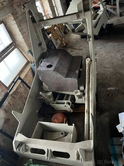 Locust 750 (unc) - 16