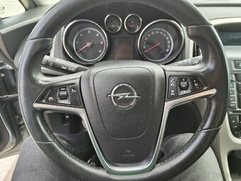 Opel Astra 2012 roku - 16