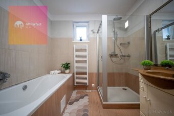 Na predaj rodinný dom s bazénom v Opoji - 16