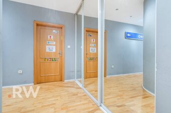 VÝHĽAD NA PREZ. PALÁC - 4 izb. 130 m2 + balkón - Staré Mesto - 16