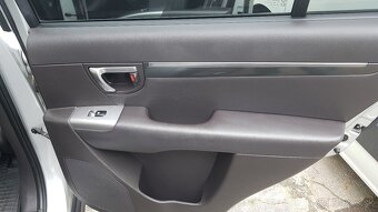 Predám Hyundai Santa Fe 2.2crdi 4x4 automat - 16