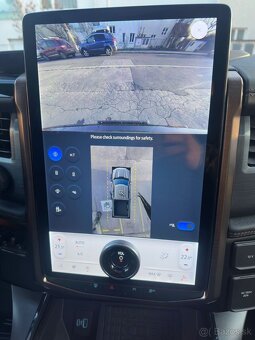 Ford F-150 Lightning - 16