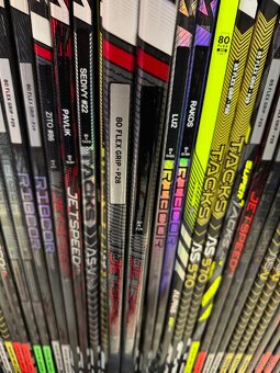 UPLNE NOVA PROFI HOKEJKA CCM JETSPEED FT6 PRO - 16