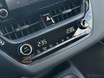 Toyota Corolla Combi 1.8 HYBRID CVT, r.v.: 2020 - 16