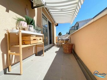 Šolta - nádherný zariadený apartmán s výhľadom na more - 16