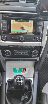 Škoda Octavia Combi RS 2.0 TDI 125 kW rok 2010 - 16