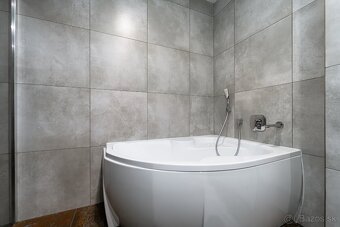 Na predaj 4 izbový, slnečný byt v Trebišove - 16