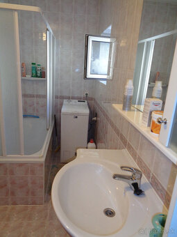 Predaj Kežmarok -Ľubica 2 generačný RD ,340 m 2 ,2 garáže ,p - 16