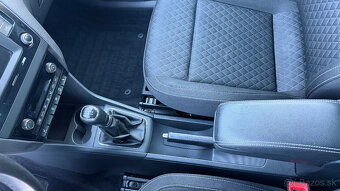 Škoda Rapid Spaceback 2018 - 16