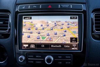 Volkswagen Touareg 3.0 V6 TDI BlueMotion - 16