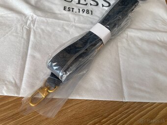 Kabelka Guess Emera 4G logo - 16