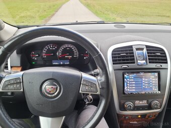 Cadillac SRX 3.6 V6 A/T Facelift - 16