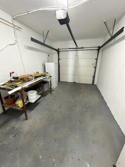 4 izbový rodinný dom 153 m2 + zasklená terasa 24 m2, garáž - 16