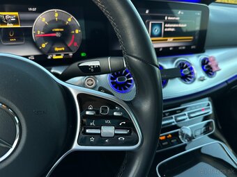 Mercedes-Benz E-Class Sedan 220d (2019) - 16