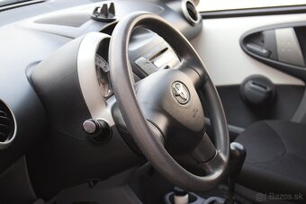 Toyota Aygo 1.0 benzín 95000km - 16