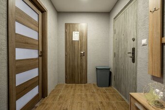 3-izbový zariadený byt po rekonštrukcii na prenájom – Žiar n - 16