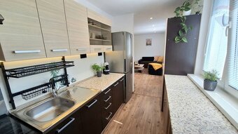 Moderný,  vkusne zariadený 3-izbový byt na prenájom – ul. Št - 16