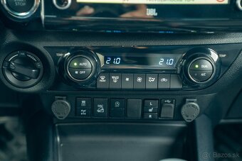 Toyota Hilux DC 2.8 I D-4D Invincible 4x4 A/T - 16