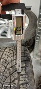 Orginal sada VW disky 6.5Jx17 ET38 zimne pneu Good Year - 16