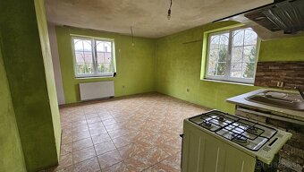 Rezervovaný_Väčší rodinný dom s pozemkom 2139 m2, Lopúchov - 16