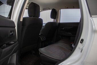 Mitsubishi Outlander 2.4 PHEV 99kw CVT 2019 - 16