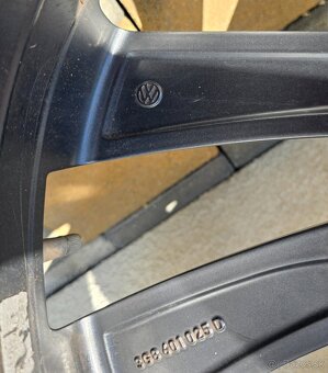 Letné 5x112 VW Rosario Pirelli P Zero 245/35 R20 DOT1823 - 16