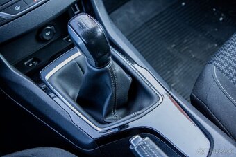 Peugeot 308 1.2 PureTech S&S Style - 16
