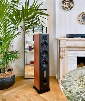 SONY ES CHAMPAGNE SET včetně nových sluchátek AKG K 872 - 16