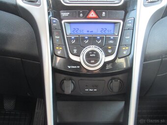 Hyundai i30 1.6 CRDi DOHC 16V Family - splátka od 120,-€ - 16