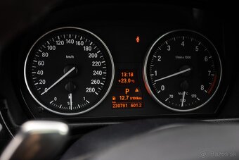 BMW Rad 3 Coupé 335i A/T - 16