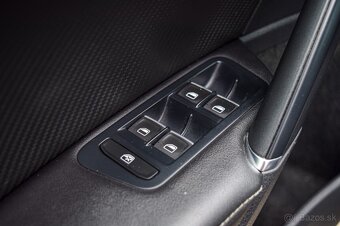 Volkswagen Golf R 2.0 TSI 221 kW 4Motion - 16