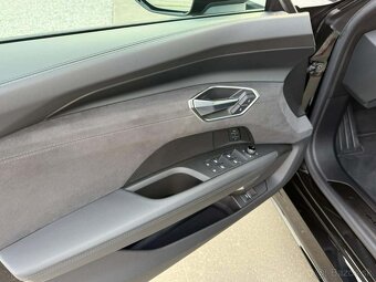 Audi E-tron GT S-LINE-BLACK EDITION QUATTRO - 16