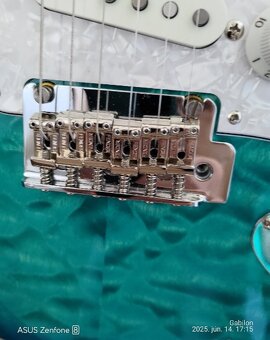 FENDER STRATOCASTER JAPAN - 16