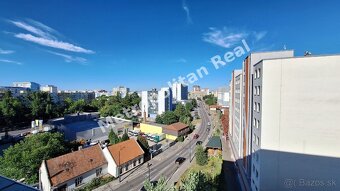 Slnečný 3 izbový byt s loggiou a krásnym výhľadom - 16