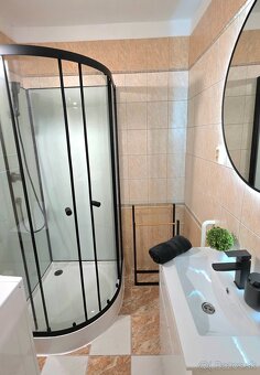 Na prenájom 2 izbový moderný byt BLÍZKO CENTRA - 16