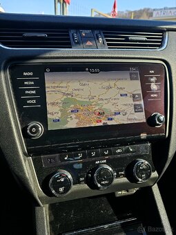 Škoda Octavia Combi 2.0 TDI Elegance - 16