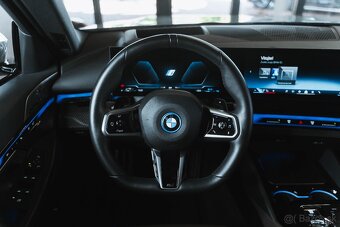 BMW 550e M-Sport xDrive - 16