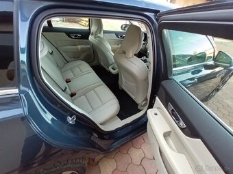 VOLVO V60 B4 INSCRIPTION B4 2,0D/145KW A8 2022 - 16