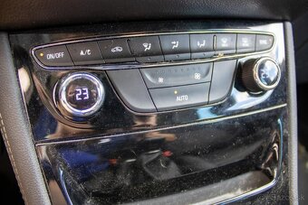 Opel Astra Sport Tourer - 16