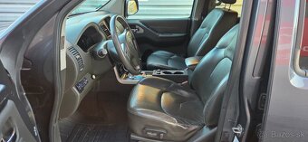 Nissan Pathfinder 3.0 V6 4x4 Automat Vzduch Podvozok 7-miest - 16