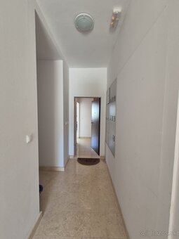 Chorvátsko, apartmán s garážou, terasou 50 metrov od mora. - 16