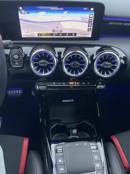 MERCEDES BENZ AMG A35 8/2022 310ps 4 MATIC - 16