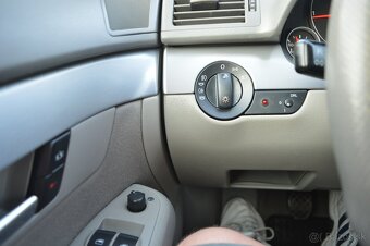 AUDI A4 3,0TDI 171kW QUATTRO M6 266146km - 16
