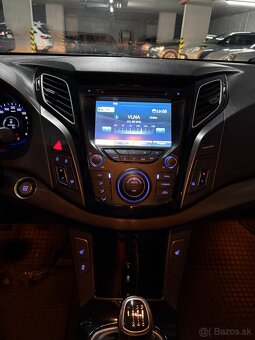 Hyundai i40 CW 1.6 GDi Premium SR - 16