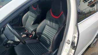 Predám škoda Octavia combi RS TDI DSG - 16