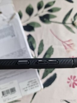 Nepouživané púzdro Spigen Rugged Armor na Samsung S22 Ultra - 16