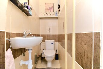 Predaj 4- izbový rodinný dom s garážou a záhradou - 16