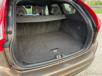 Volvo XC60 D5 2.4L Summum Geartronic AWD - 16